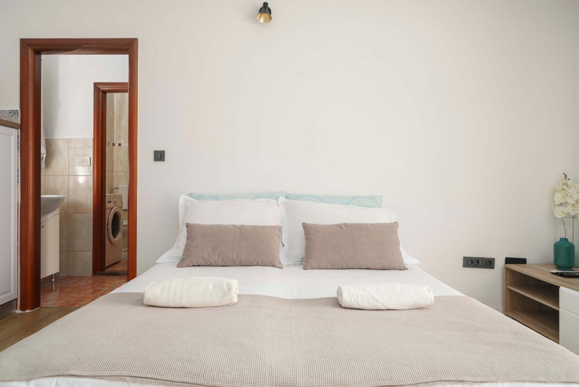 Apartments Vitis - City Centre - Free Parking Vodice Exterior photo