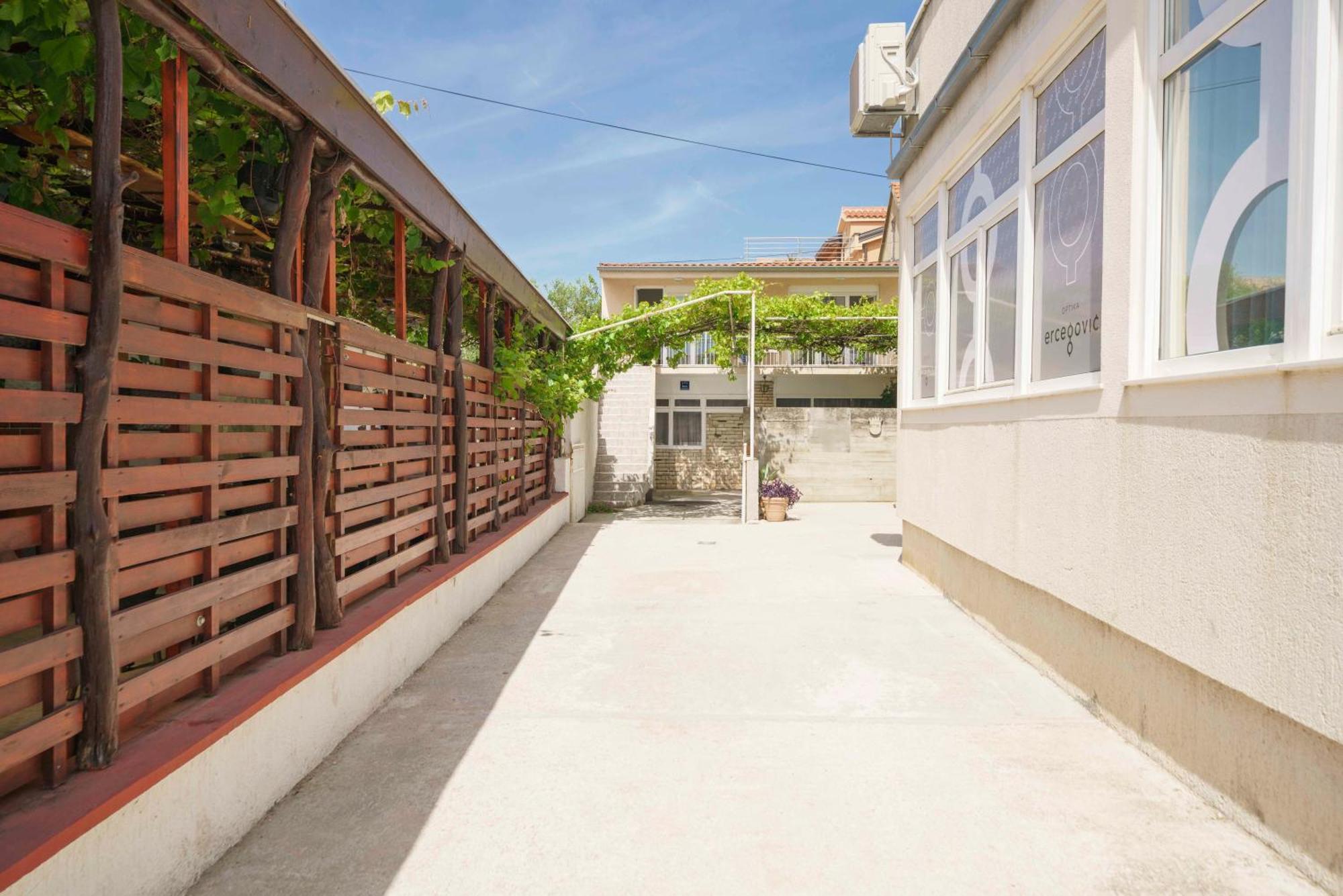 Apartments Vitis - City Centre - Free Parking Vodice Exterior photo