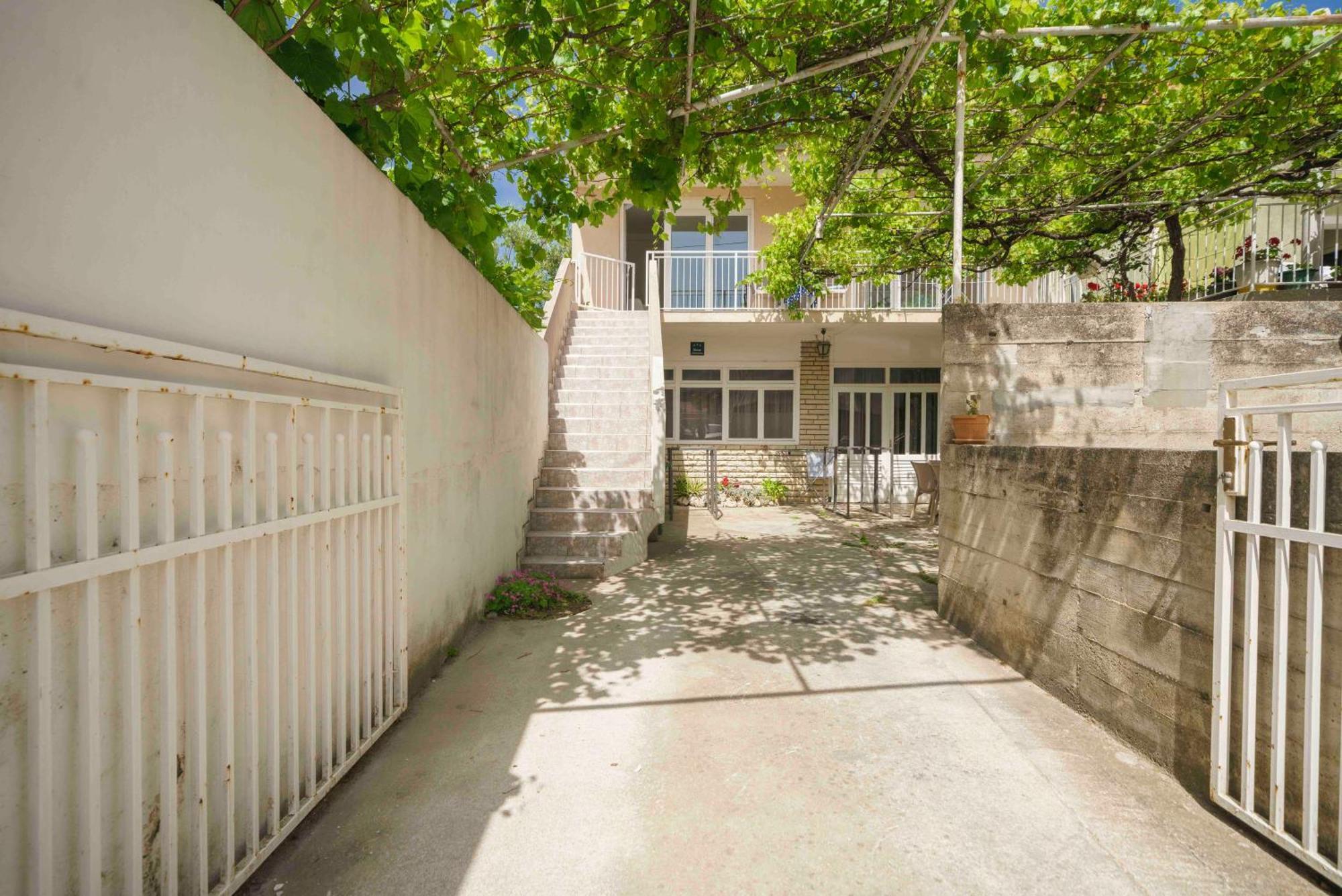 Apartments Vitis - City Centre - Free Parking Vodice Exterior photo